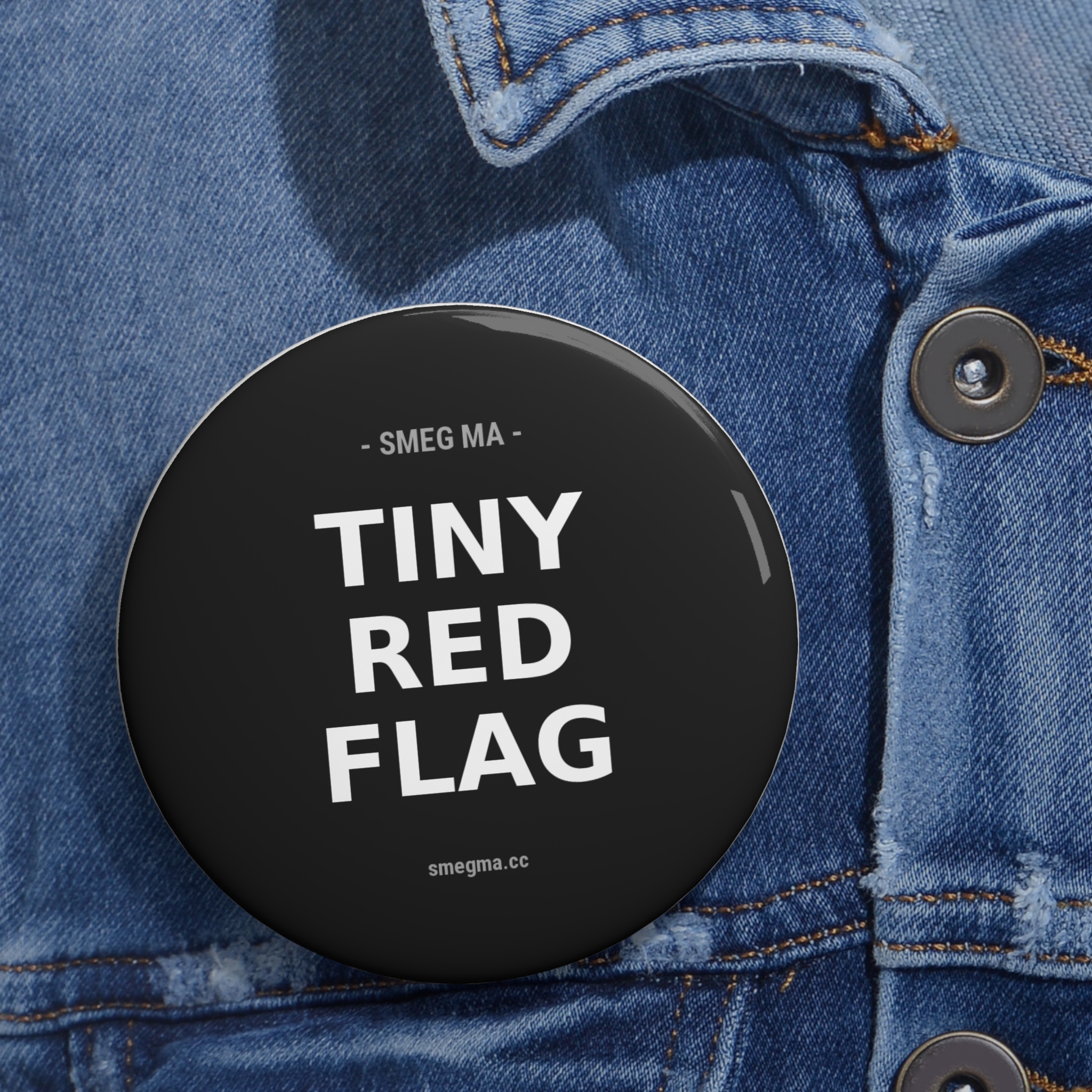 TINY RED FLAG Pin Button - Image 2